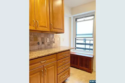 2205 Central Road 3D #3D, Fort Lee, NJ 07024 - Photo 12