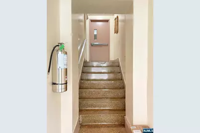 2205 Central Road 3D #3D, Fort Lee, NJ 07024 - Photo 2