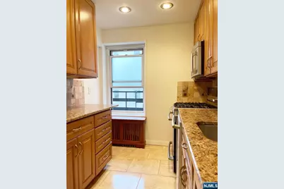 2205 Central Road 3D #3D, Fort Lee, NJ 07024 - Photo 10