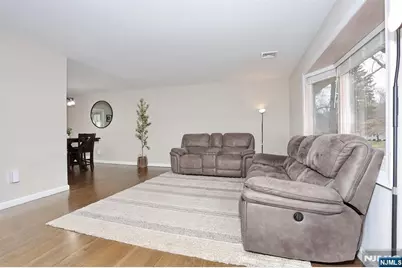 221 Raymond Street, Hillsdale, NJ 07642 - Photo 4