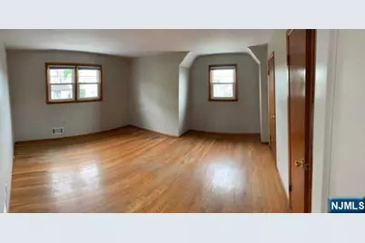889 Marion Place, Ridgefield, NJ 07657 - Photo 2