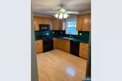 889 Marion Place, Ridgefield, NJ 07657 - Photo 4