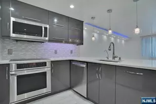 100 Old Palisade Road 710, Fort Lee, NJ 07024 - Photo 4