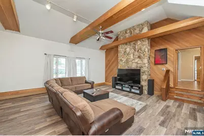 84 Locust Avenue, Wallington, NJ 07057 - Photo 4