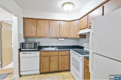 462C Liberty Street 312 #312, Little Ferry, NJ 07643 - Photo 10