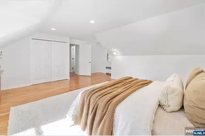 947 E Glen Avenue, Ridgewood, NJ 07450 - Photo 20