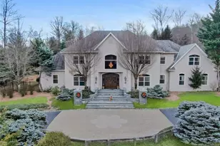 7 Finn Ct, Mahwah, NJ 07430 - Photo 2