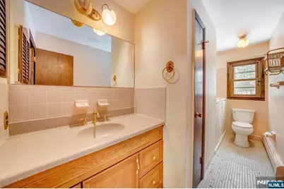 779 Decker Place, Paramus, NJ 07652 - Photo 20
