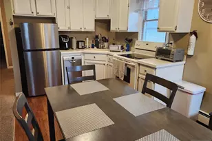251 Laurel Pl, East Rutherford, NJ 07073 - Photo 4