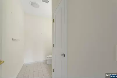520 Victor Street 42 #42, Saddle Brook Township, NJ 07663 - Photo 20