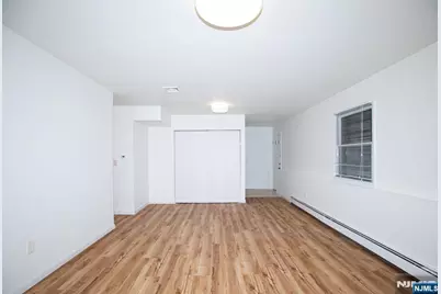 2052 Hoefleys Lane, Fort Lee, NJ 07024 - Photo 20