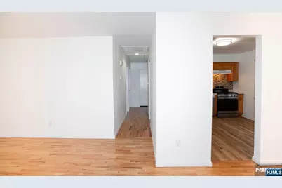 2052 Hoefleys Lane, Fort Lee, NJ 07024 - Photo 16