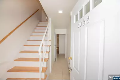2052 Hoefleys Lane, Fort Lee, NJ 07024 - Photo 18