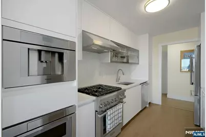 6 Horizon Road 2602 #2602, Fort Lee, NJ 07024 - Photo 18