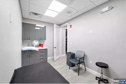 2 Forest Avenue A #A, Paramus, NJ 07652 - Photo 30