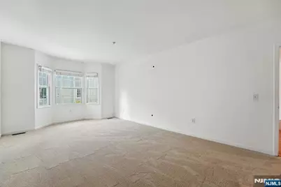 252 The Promenade 9-252 #9-252, Edgewater, NJ 07020 - Photo 14