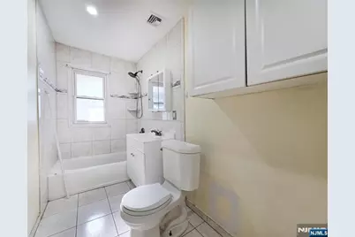 18 Bergen Avenue, Ridgefield Park, NJ 07660 - Photo 18