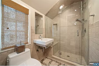 215 Upper Mountain, Montclair, NJ 07042 - Photo 20