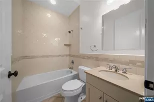 1600 Kaufer Ln 16, Fort Lee, NJ 07024 - Photo 12