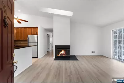 581 Holly Court, Mahwah, NJ 07430 - Photo 2