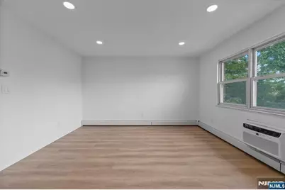 313 Grantwood Boulevard Apt 10 #Apt 10, Palisades Park, NJ 07650 - Photo 2