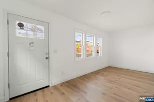 392 Clinton Pl, Newark, NJ 07112 - Photo 2