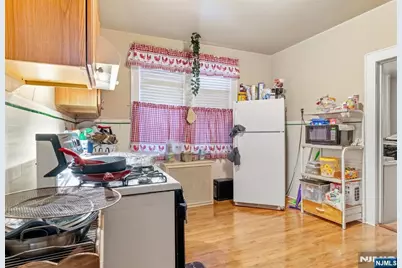 386 11th Street, Newark, NJ 07107 - Photo 6