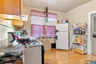 386 11th St, Newark, NJ 07107 - Photo 6