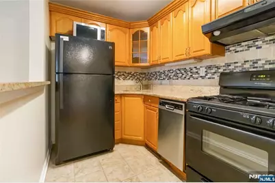 25 River Road A17 #A17, Nutley, NJ 07110 - Photo 8