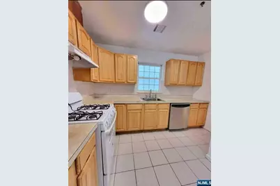 12 Bergen Avenue 1 #1, Jersey City, NJ 07305 - Photo 2