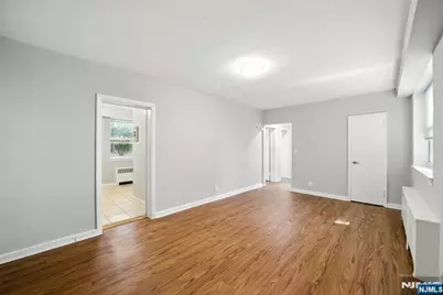 819 Bloomfield Avenue 1 #1, Montclair, NJ 07042 - Photo 4