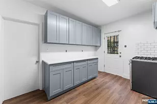 296 Pearsall Ave, Jersey City, NJ 07305 - Photo 8