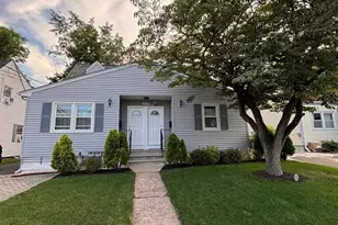 10-02 5th Street 2, Fair Lawn, NJ 07410 - Photo 2