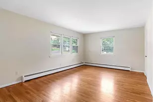 325 Grantwood Blvd 6B, Palisades Park, NJ 07650 - Photo 2