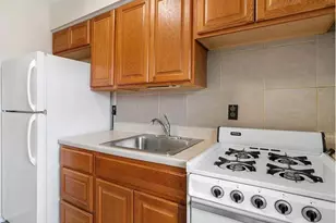 325 Grantwood Blvd 6B, Palisades Park, NJ 07650 - Photo 4