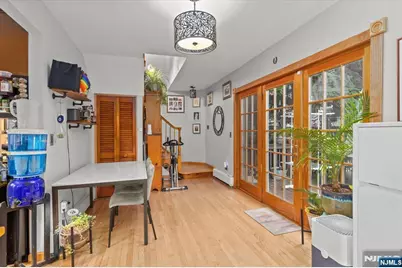 274 Warren Street, Lyndhurst Township, NJ 07071 - Photo 8