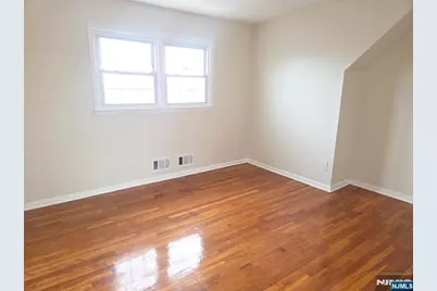 413 Farnham Avenue, Lodi, NJ 07644 - Photo 4