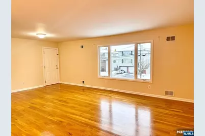 57 Franklin Street 2nd Floor #2nd floor, Elmwood Park, NJ 07407 - Photo 4