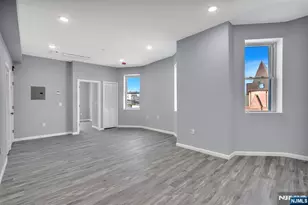 157 Clifton Ave, Newark, NJ 07104 - Photo 4