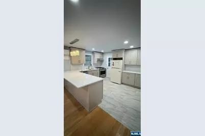 72 Martha Avenue, Clifton, NJ 07011 - Photo 6