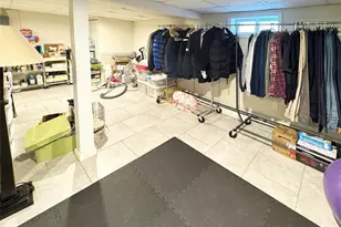 1037 Carnation Dr, New Milford, NJ 07646 - Photo 32