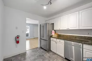 1037 Cumberland Ct, Mahwah, NJ 07430 - Photo 6