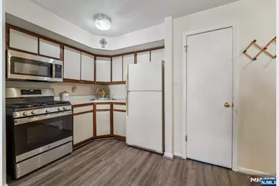 2007 Hawthorne Lane 2007 #2007, Mahwah, NJ 07430 - Photo 14