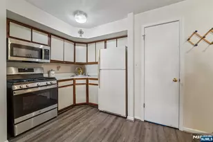 2007 Hawthorne Ln 2007, Mahwah, NJ 07430 - Photo 14