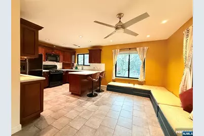 195 Sandcastle Key, Secaucus, NJ 07094 - Photo 16