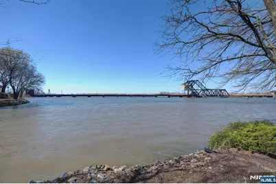 195 Sandcastle Key, Secaucus, NJ 07094 - Photo 36