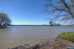 195 Sandcastle Key, Secaucus, NJ 07094 - Photo 36