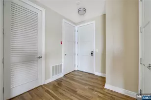 15 Somerset 420, Edgewater, NJ 07020 - Photo 4