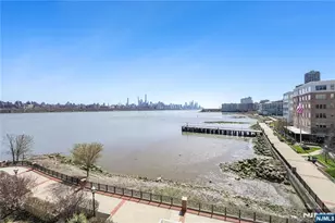 15 Somerset 420, Edgewater, NJ 07020 - Photo 24