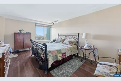 2 Horizon 1010 #1010, Fort Lee, NJ 07024 - Photo 18